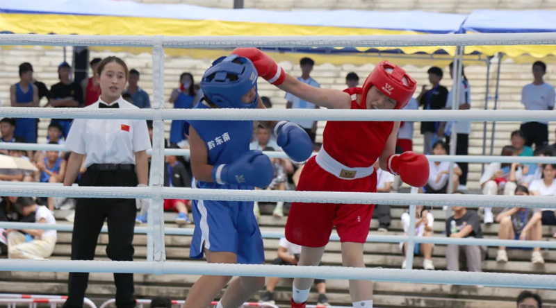 掷地有声地 掷地有声地