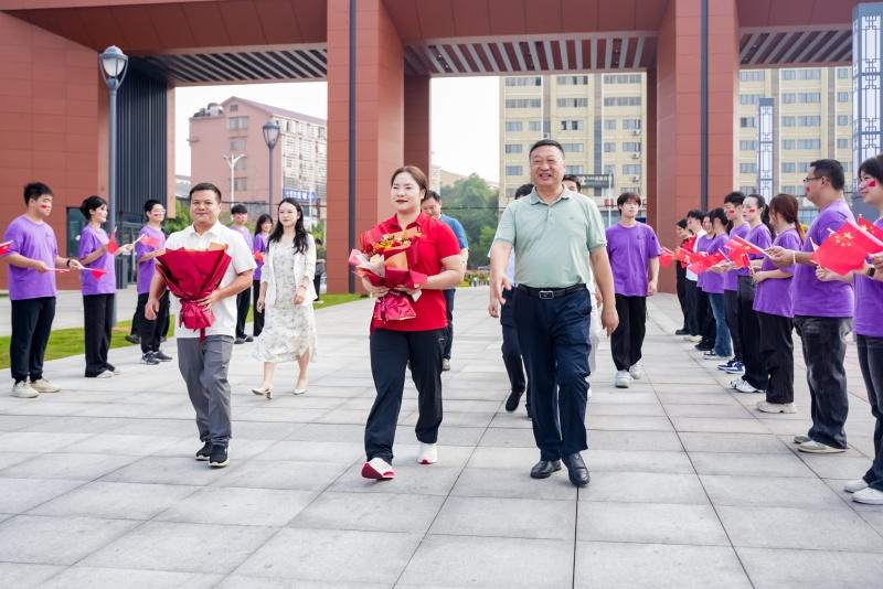 受体育榜样, 受访单位供