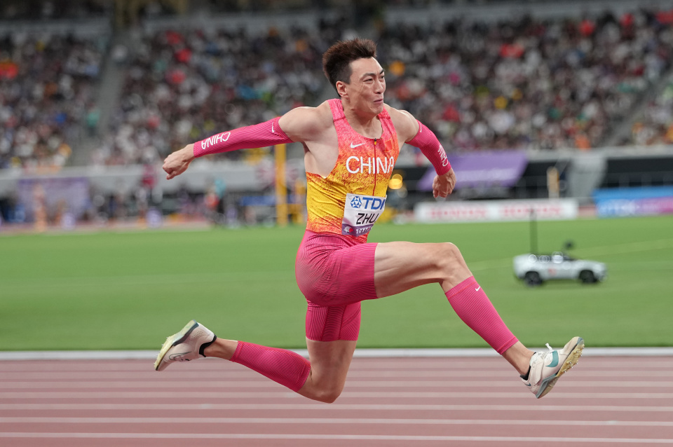 赛中, 文在比赛中