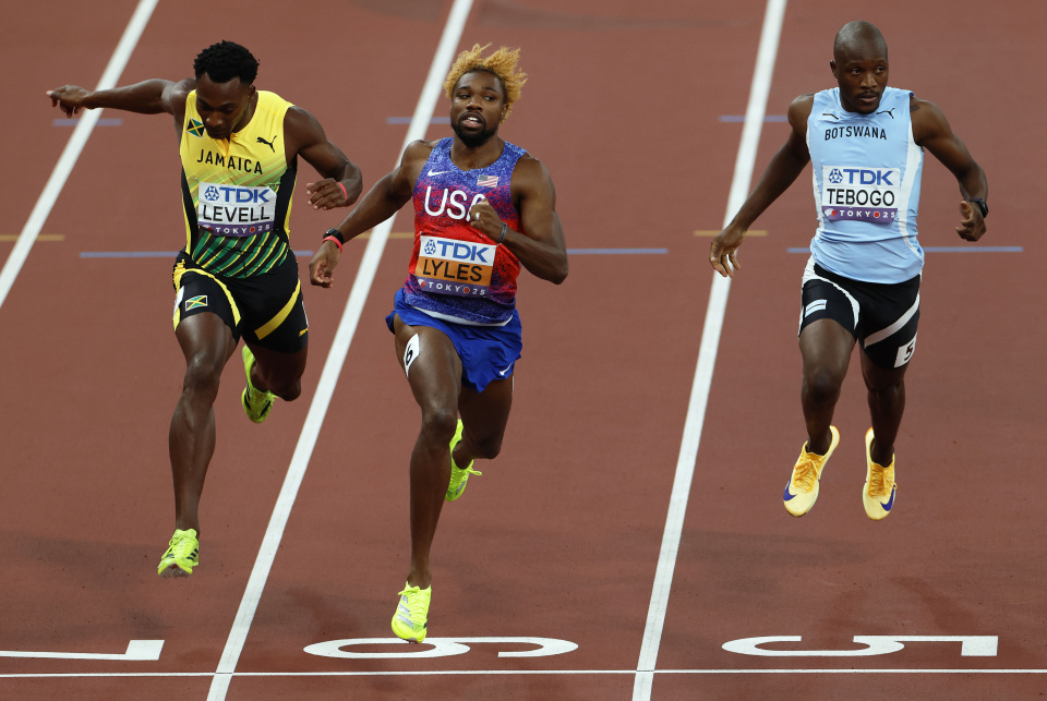 夺得自己首, 特和牙买加, 德纳雷克和